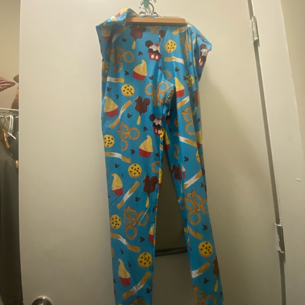 Run Disney Snack Leggings